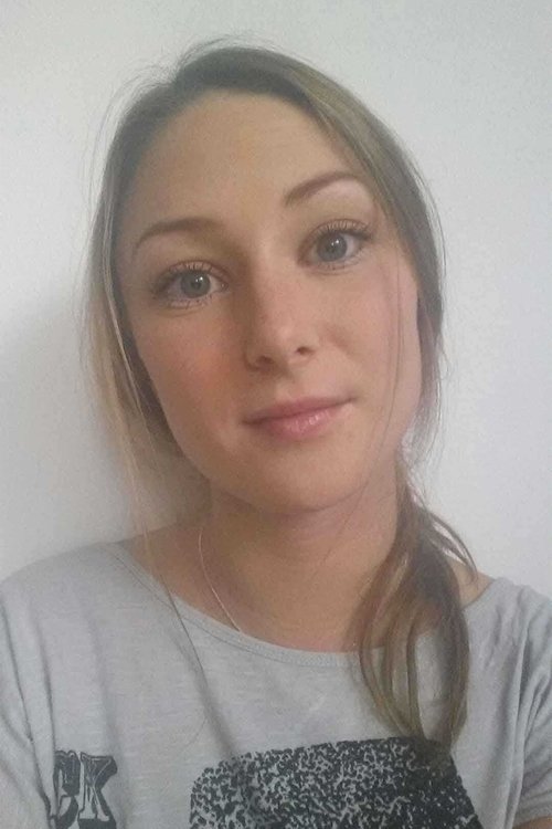 Josefine Nyberg as Viktoria