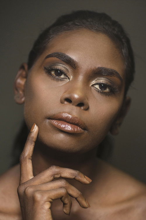 Magnolia Maymuru as Molly