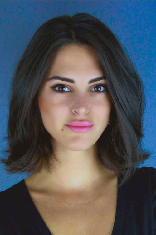 Buket Kurtez as Suzan