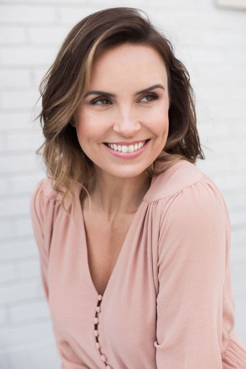 Marnie Delwo as Mother