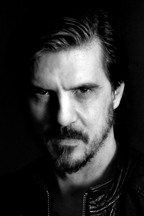 Álvaro Armand Ugón as Rafael