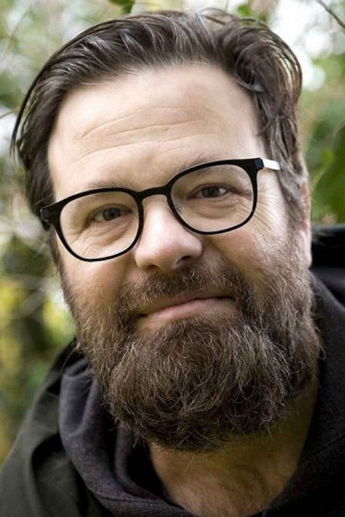 Rune Schjøtt as Radiovært