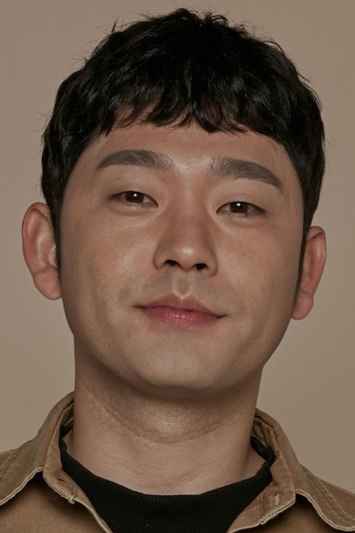 Lee Jae-woo as Chief Park (Park Do-gun)