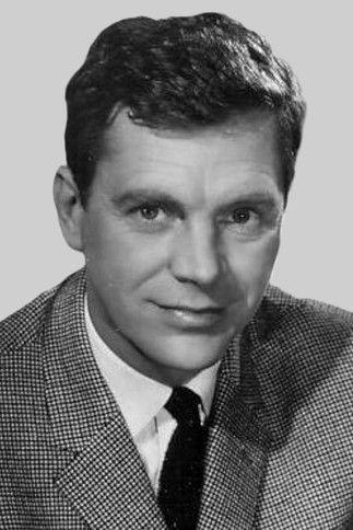 Rainer Penkert as Major Horace