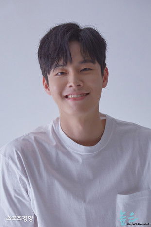 Jang Tae Hoon as Daeyon's ex boyfriend