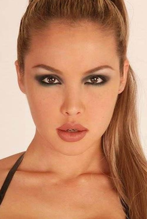 Masuimi Max as Anna Conda