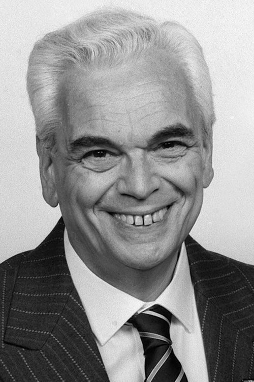 Róbert Rátonyi as Operetta Singer