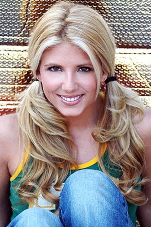 Eryn Brooke as Ed's Girlfriend