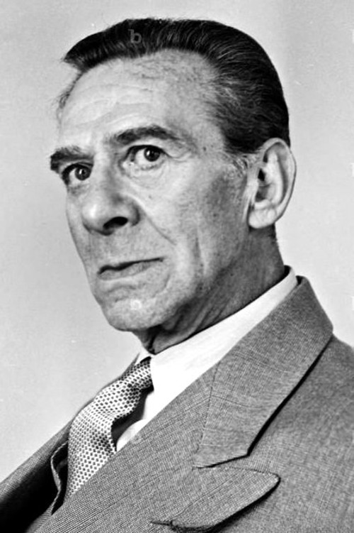 Jean Yonnel as Le grand-duc Rodolphe