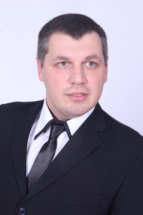 Dmitriy Mikhin as охранник