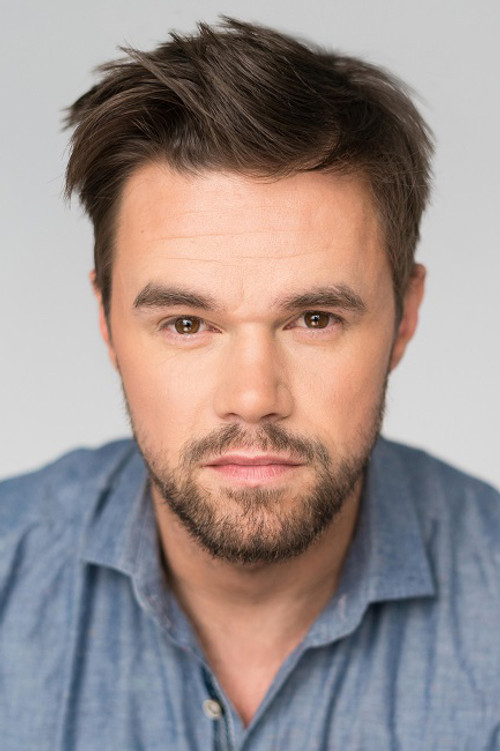 P.J. Dufort as Investisseur