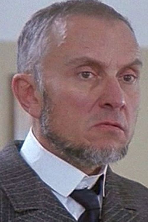 Enzo Robutti as Ten. Psichiatra Mancini