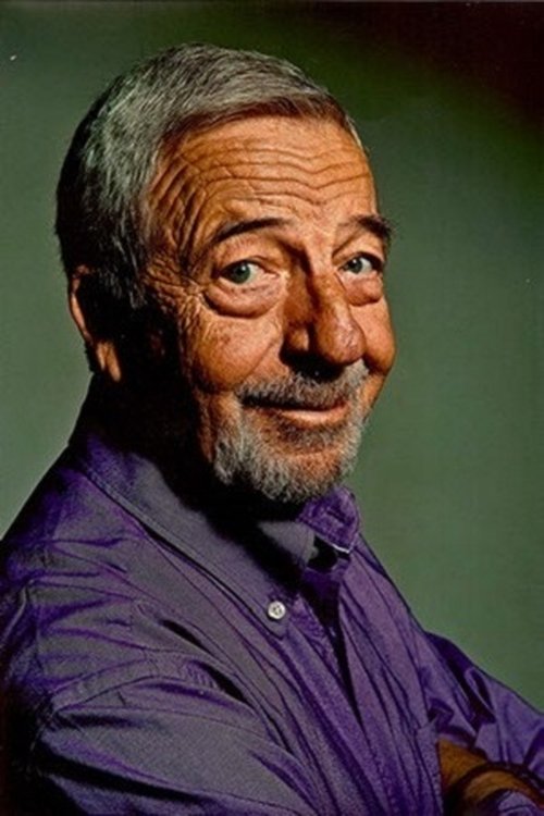 Ramón Lillo as Ayudante de Jones (uncredited)