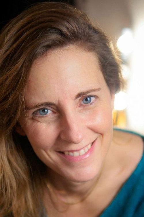 Juliette Moreaud as La mère