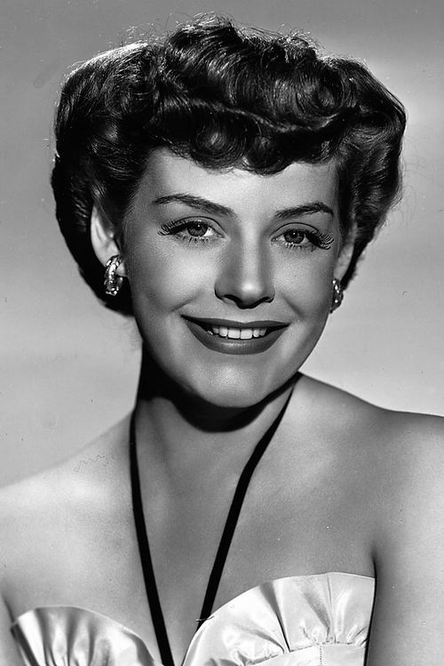 Kaaren Verne as Elise Sandor