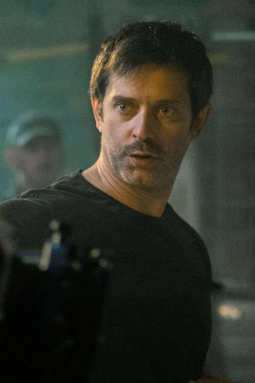 Cedric Chavin as Policier