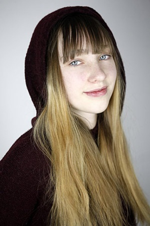 Ruby M. Lichtenberg as Lena Fritten