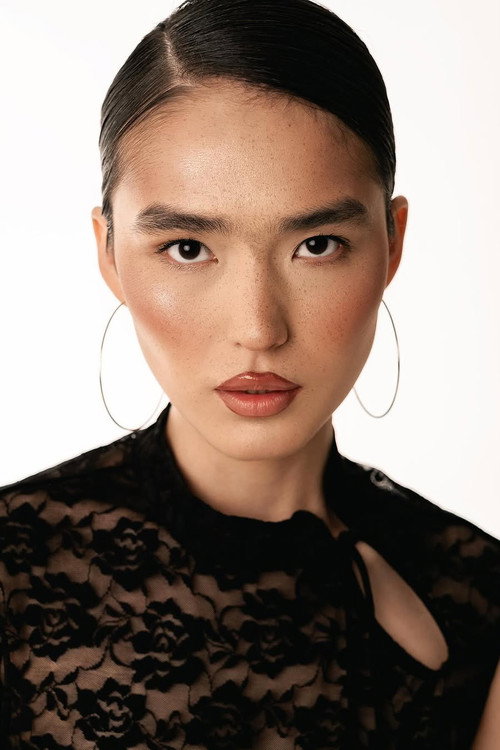 Zhibek Bainazarova as Waiting Room Guest