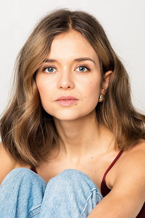 Saana Koivisto as Ada