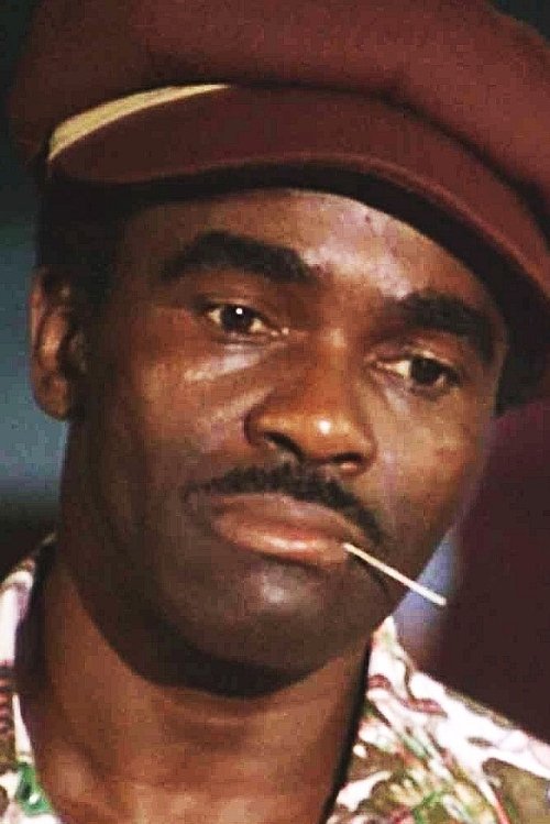 Eddie Smith as Druggist