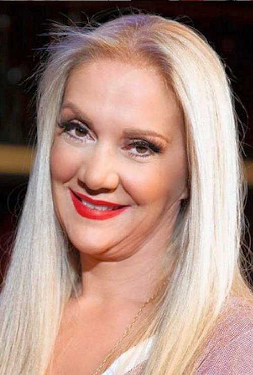 Elda Panopoulou as Ντόρα