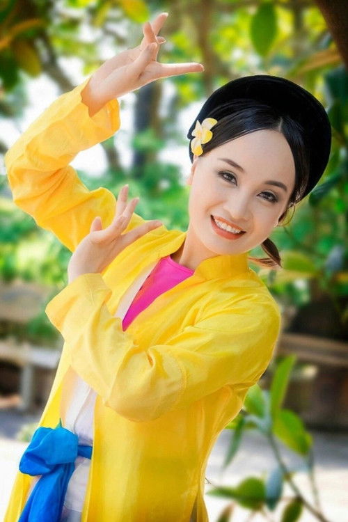 Thu Huyền as Self