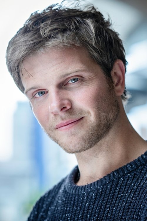 Ross Anderson as Vinicius