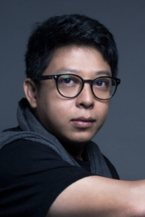 Cesa David Luckmansyah as Laki-Laki Di Pesawat