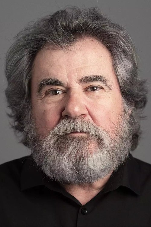 Luis Perezagua as José Luis