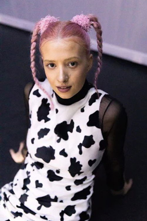 Jasmien Van Loo as Self - Designer