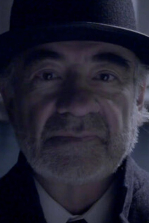 Gerardo Salazar Borja as General