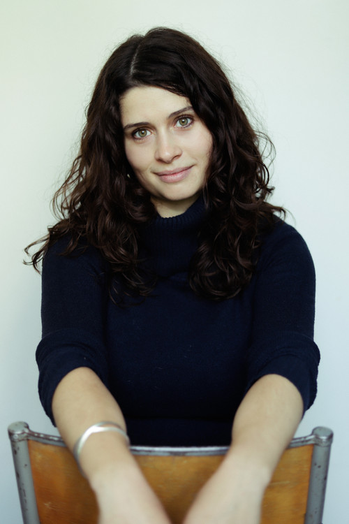 Barbara Castin as Lola