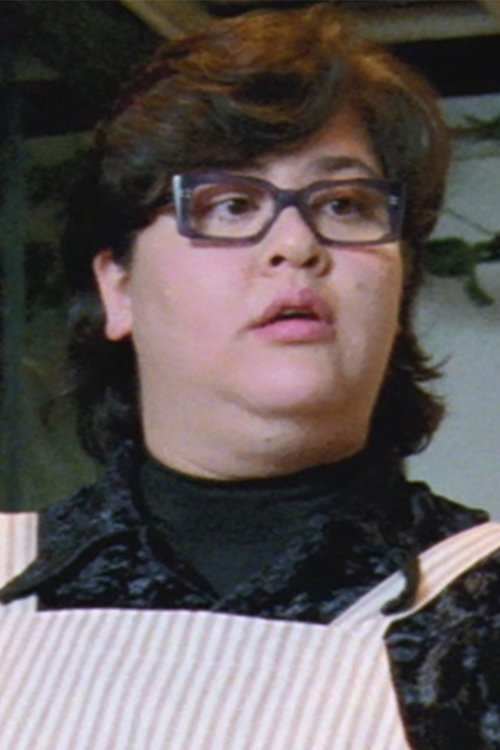 Bak Ka-Sin as Miss Anna