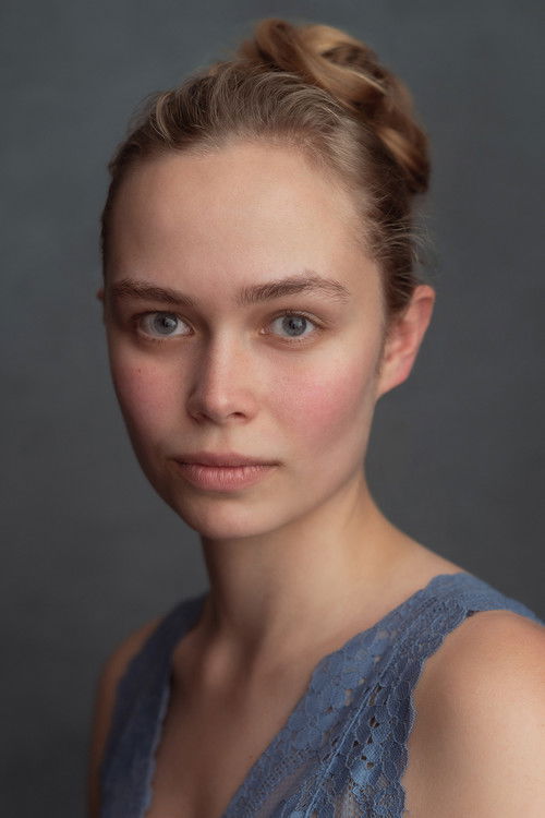 Svea Brain Jangen as Sarah