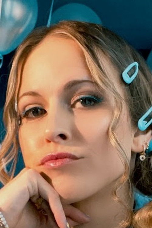 Sarah Bossuwe as Sarah