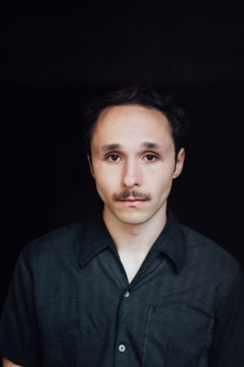 Marin Blülle as Dario