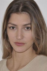 Laura Auclair as Clara