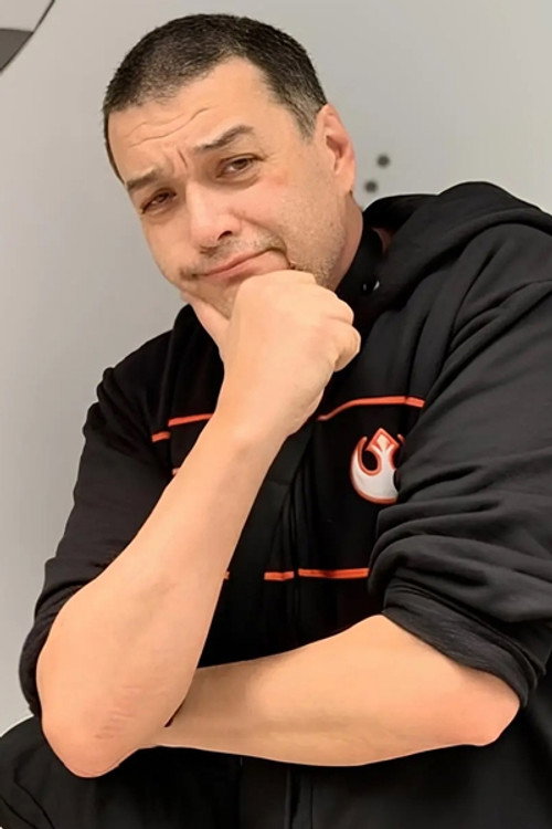 Eduardo Jardim as Laricão / Sushiroco (voice)