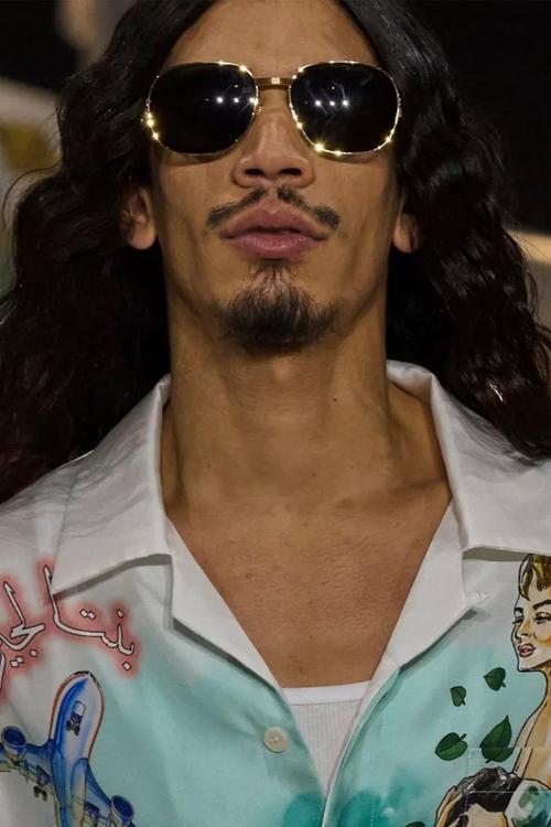 Yassine Stein as Zak