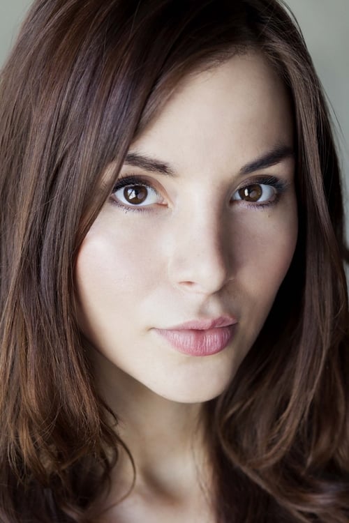 Kacey Barnfield as Amanda