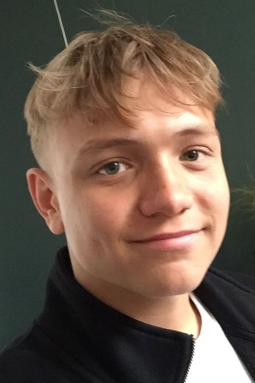 Alfred Bjerre Larsen as Spender