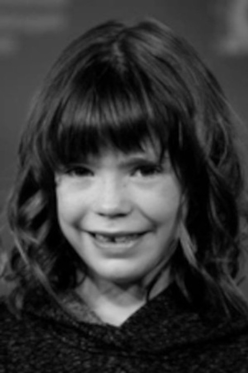 Ainet Jounou as Iris