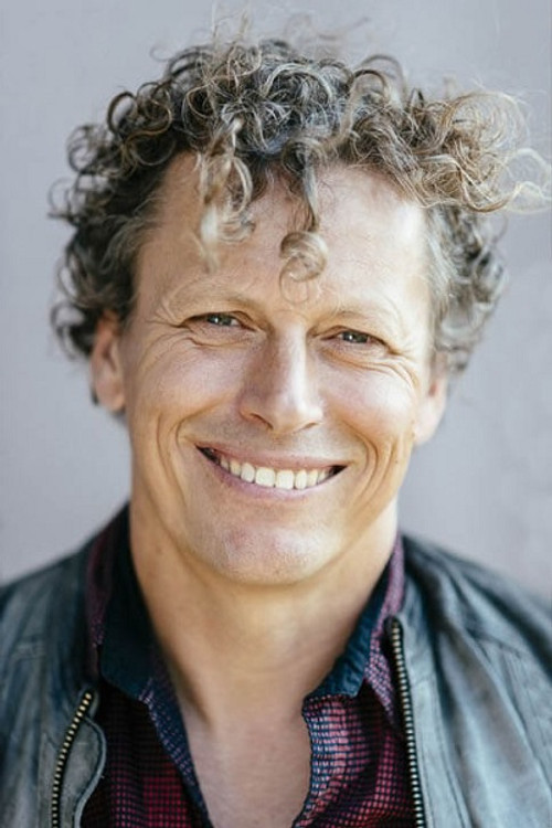 Syb van der Ploeg as Meester