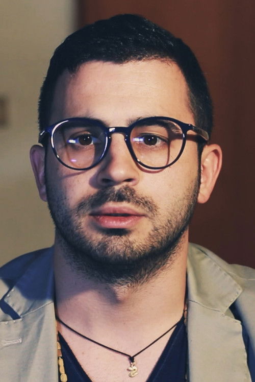 Roberto Moro as Oscar Lopez van der Ficah