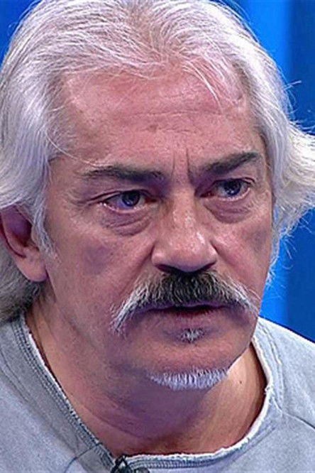 Mustafa Altıoklar as Kendisi