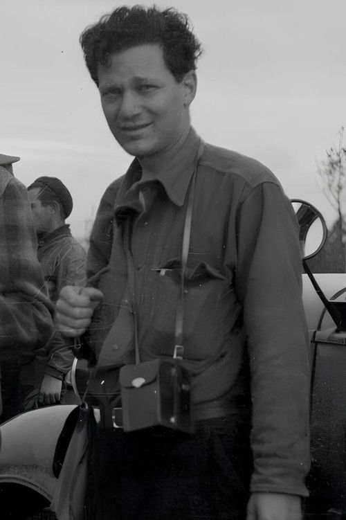 Herbert Kline as Self - interviewer