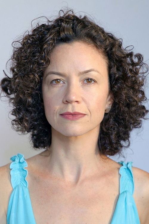 Fernanda Botelho as Médica (voz)