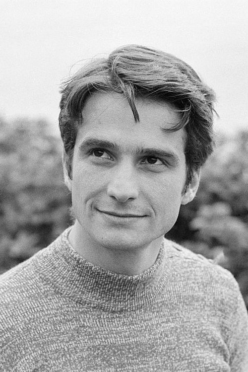 Jean-Pierre Léaud as Young Man in Cinema (uncredited)