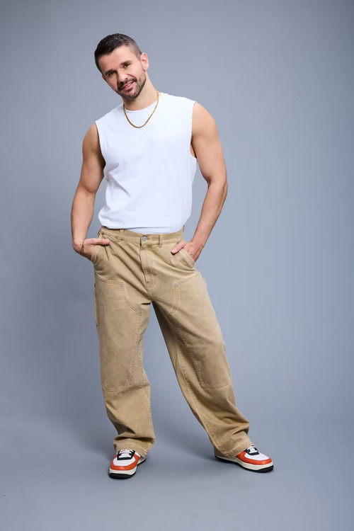 Sören Kluge as Self - Contestant