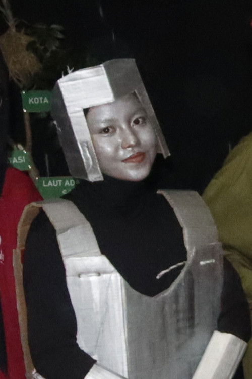 Dian Oktavia as Khadam Pengawal Barbari